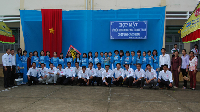 Họp mặt kỷ niệm 32 năm ngày Nhà giáo Việt Nam (20/11/1982 – 20/11/2014)