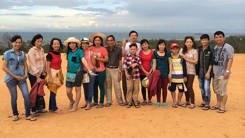Du lịch hè 2014 – Chuyến tham quan của giáo viên trường tại Mũi Né và Tà Cú