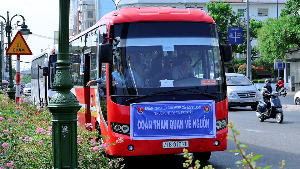 Về nguồn: Bến Nhà Rồng & Khu Văn hóa Đầm Sen